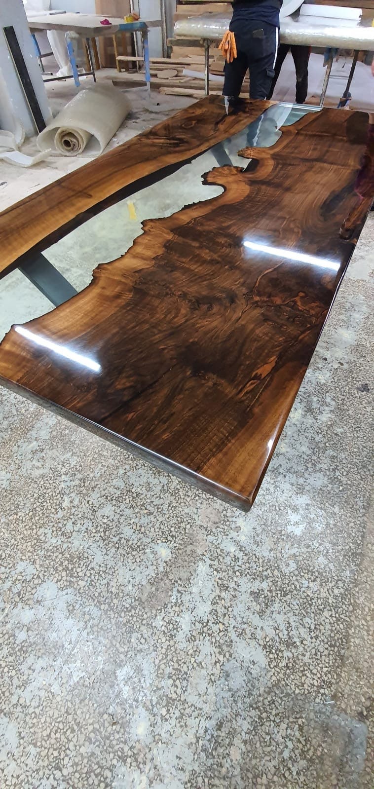 Handmade Epoxy Table, Custom 72" x 36" Epoxy Table, Wood Resin Shiny Table, Epoxy Walnut Dining Table, Ultra Clear Epoxy Table for Regla