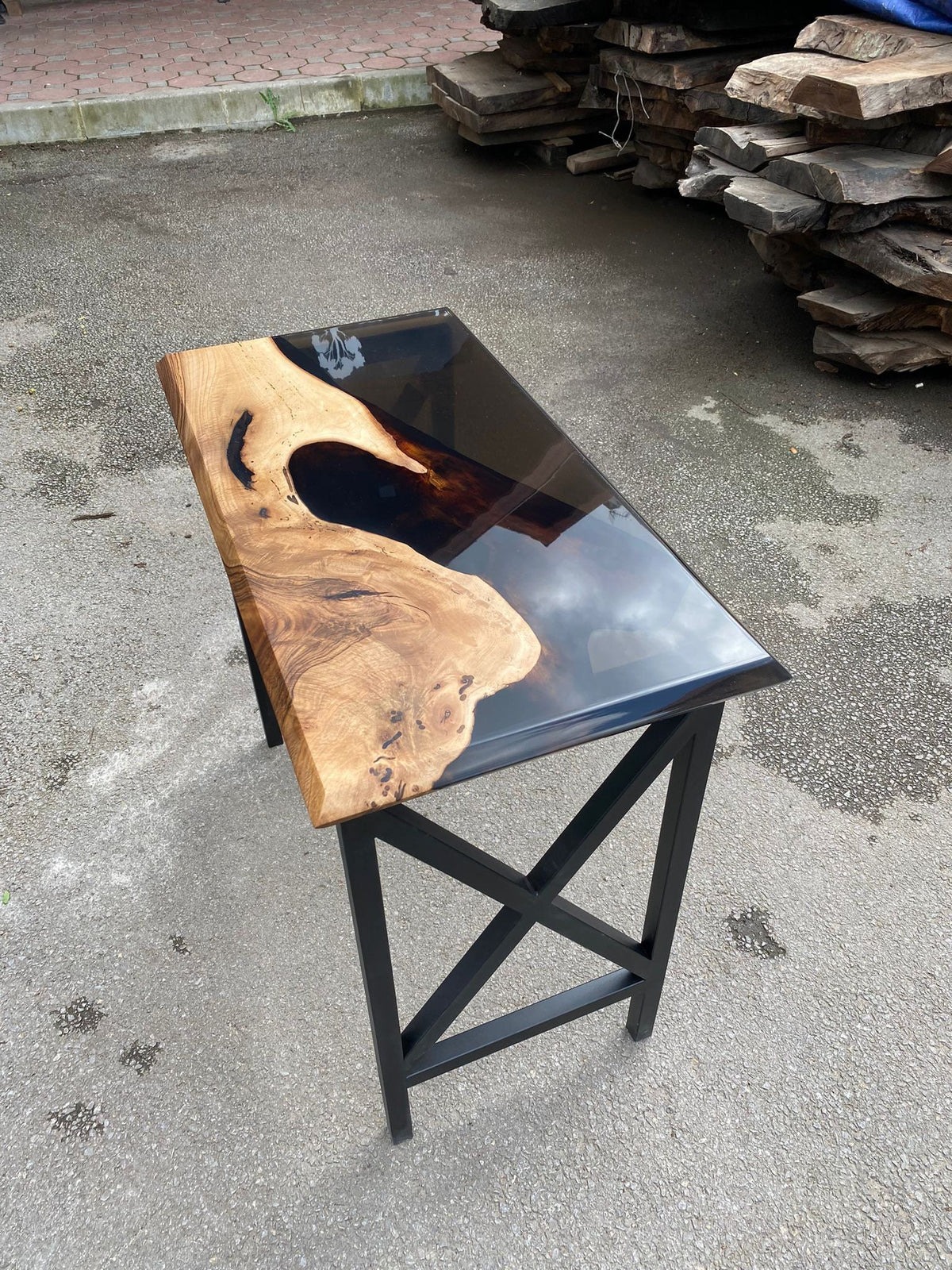 Epoxy Entryway Table, Custom 35” x 18” Walnut Transparent Black Consol ...